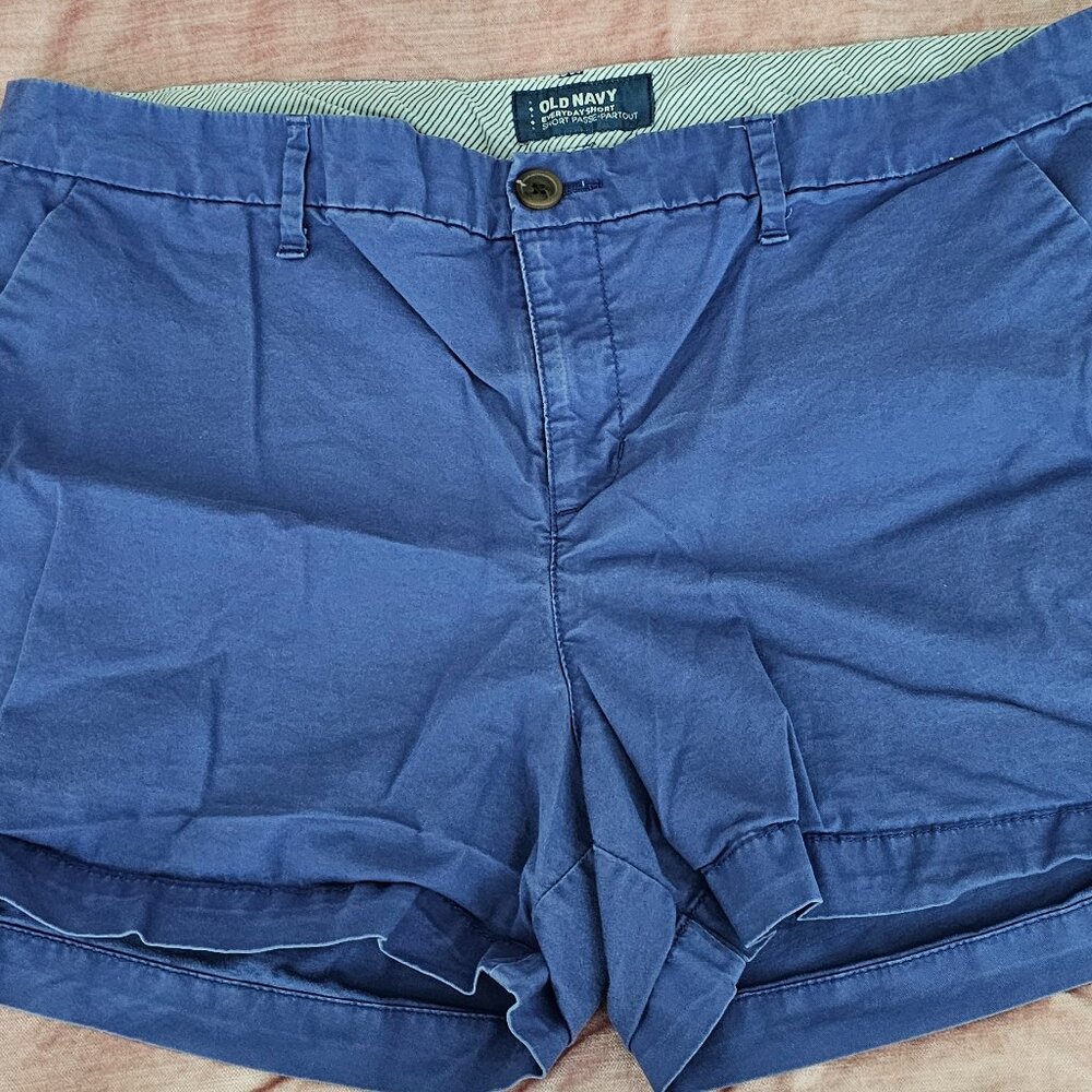 Old Navy womans shorts